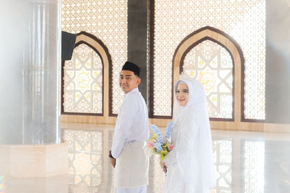 Posisi-foto-love-story-FILEminimizer