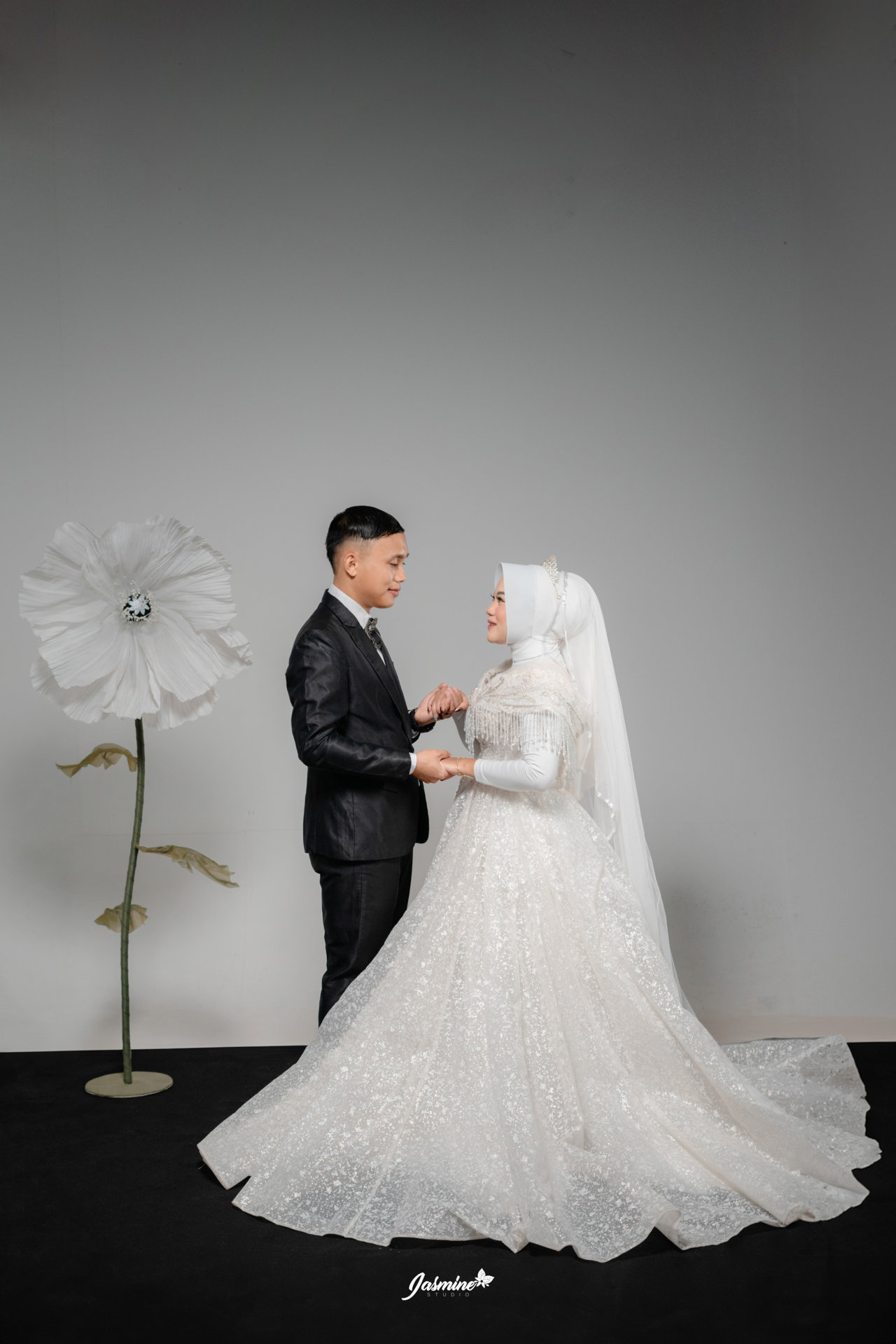 2EDDEFC4-3700-4FDA-90B0-80A75A112F3A