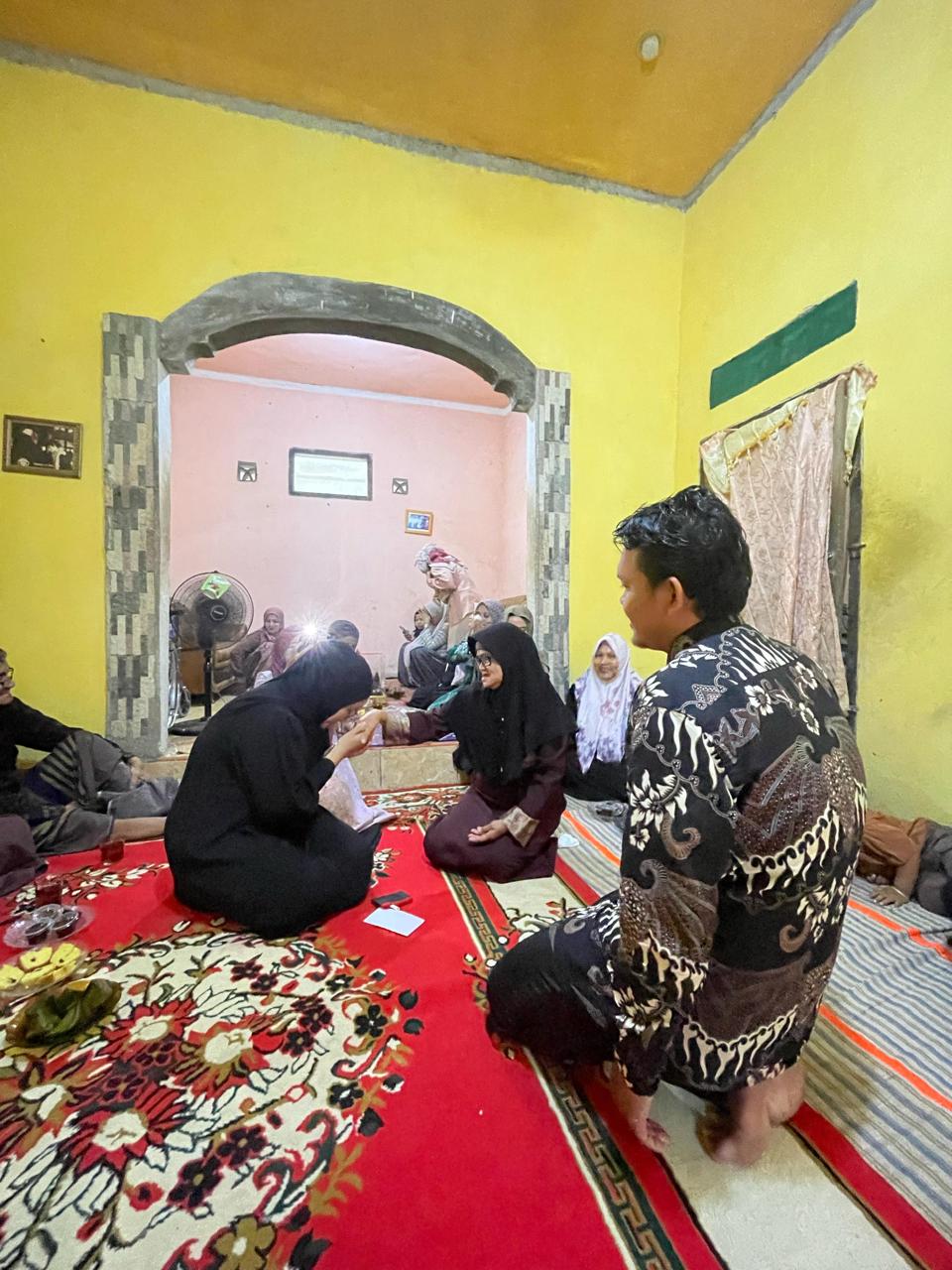 ff055a75-d1f7-421c-94c5-150dcc27e59e